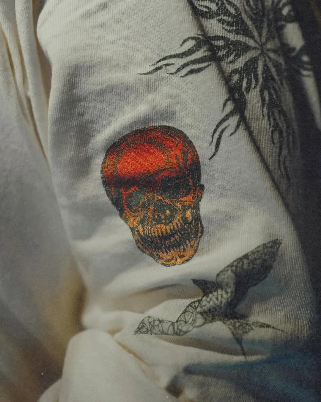 SAINT Mxxxxxx × Dr. Woo DW_LS TEE/TATTOO/WHT Dr.Woo joint model TATOO tattoo long sleeve off-white S-XL OE yarn Tube weaving high weight fabric without side seams Original printing water slurry process No touch printing Breathable and comfortable Original level replica printing Correct version Correct main mark/wash mark/cherub anti-counterfeiting mark